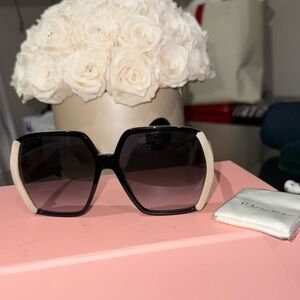 Gucci oversized sunglasses
